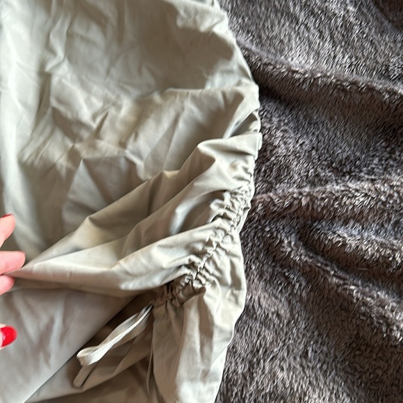 Cargo skirt with ruched sides…adjustable length and side pockets - Picture 2 of 5